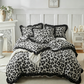 🐆 JETZT 50% RABATT! 🛌 Leoparden-Druck Rüschen-Bettbezug-Set – Weiches Gewebe, schickes Rüschendetail & lebendiger Druck – Perfekt für ein kühnes, gemütliches Schlafzimmer ✨