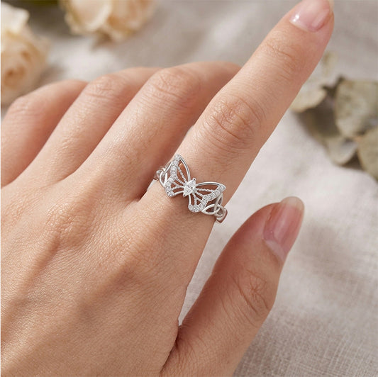 🦋 BLITZANGEBOT: 50% RABATT! Schmetterlingsring aus Zirkonia – Raffiniertes Design & Keltische Details für alltägliche Eleganz 💍✨